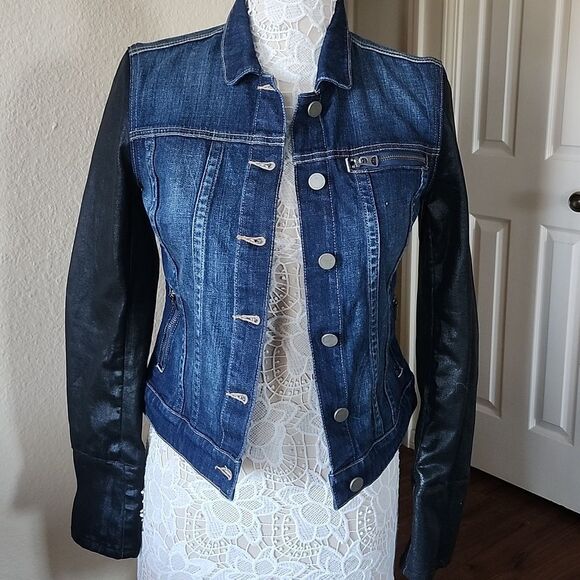 🎉Host Pick🎉 PAIGE Denim Jacket - Picture 1 of 10